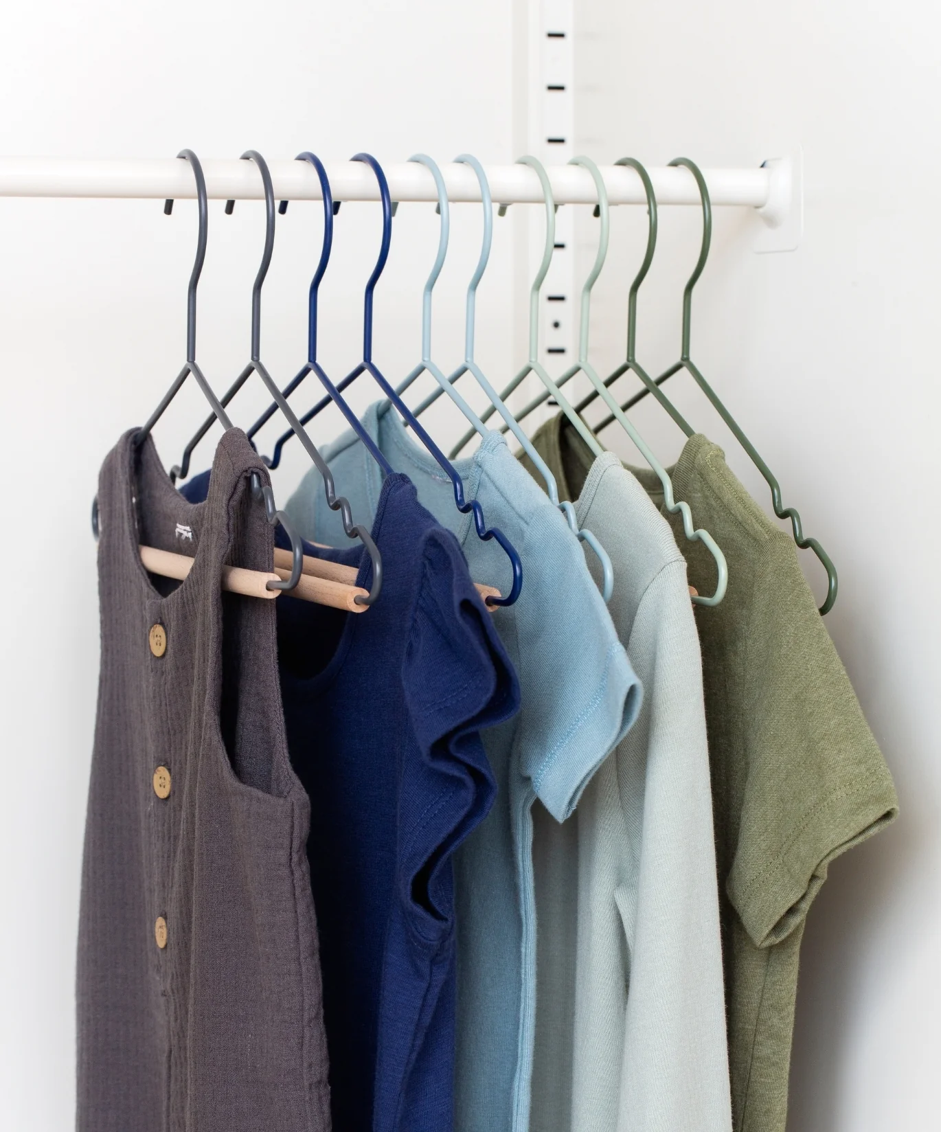 Kids Top Hangers in Winter - Image 2