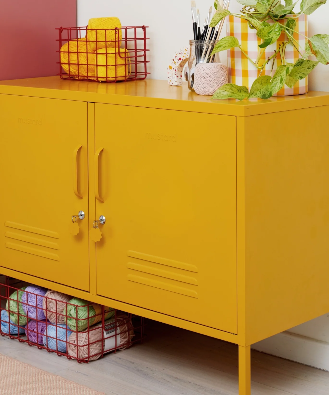 The Lowdown in Mustard - Image 7