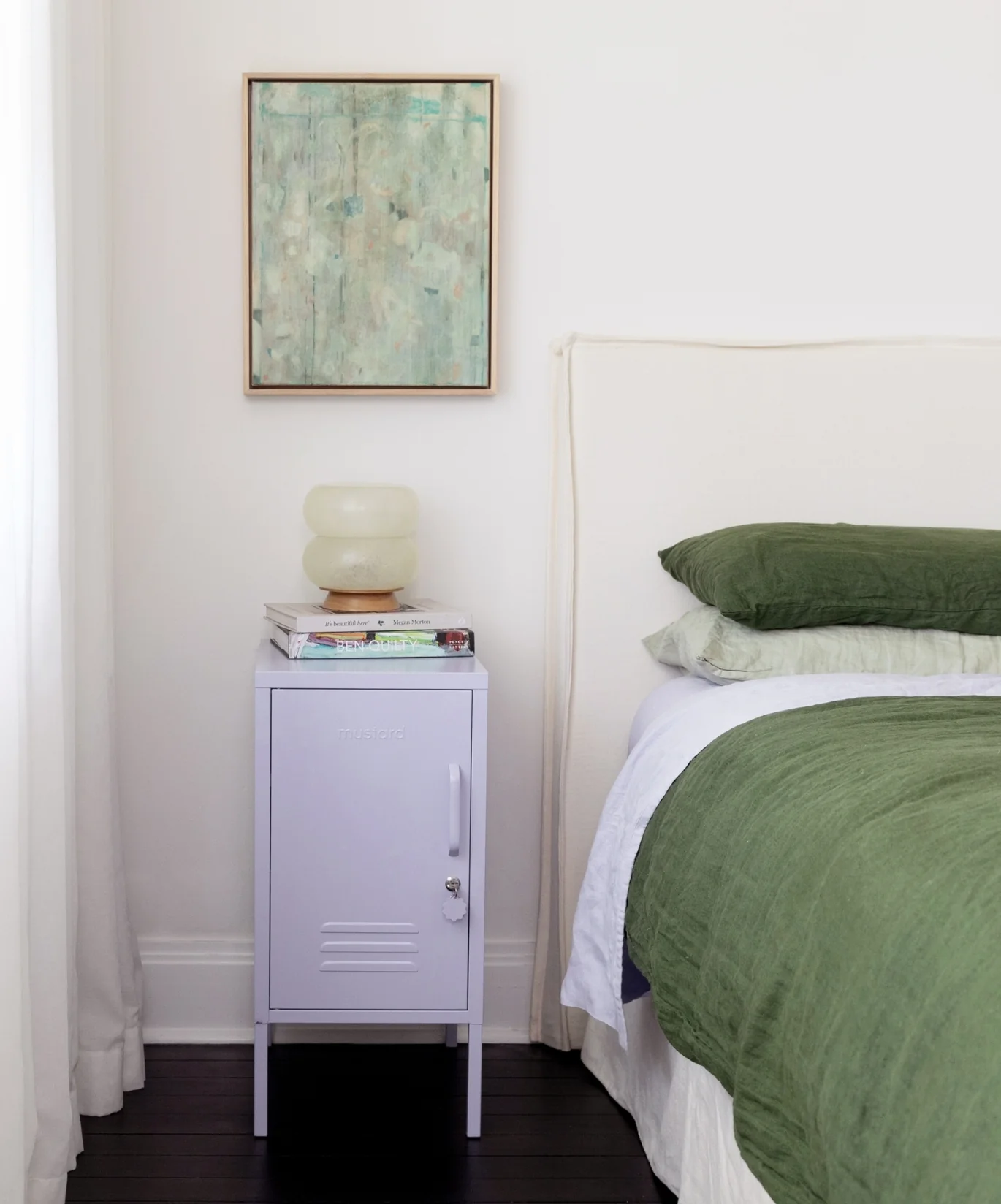 The Shorty in Lilac to the Left - Image 4