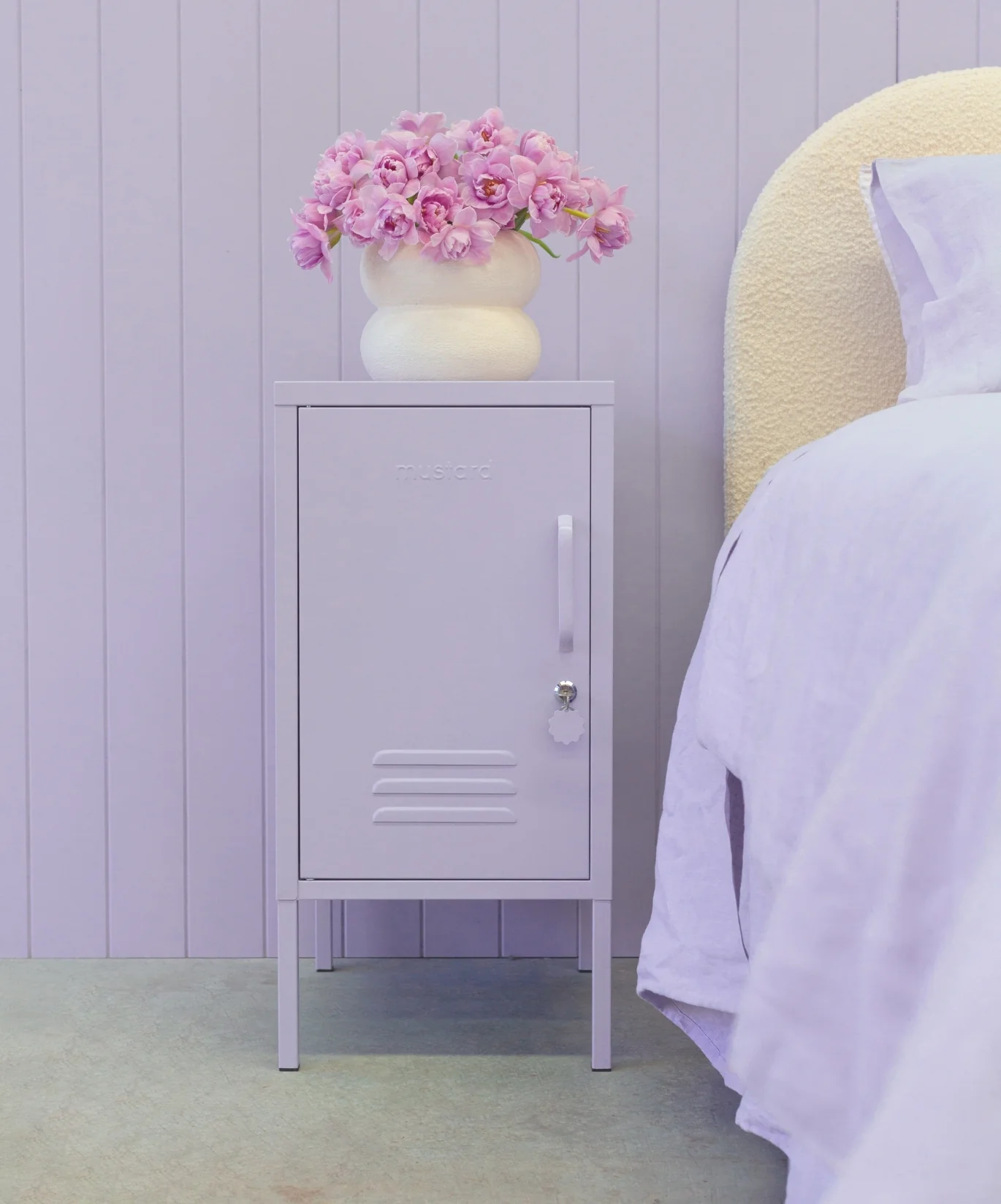 The Shorty in Lilac to the Left - Image 7