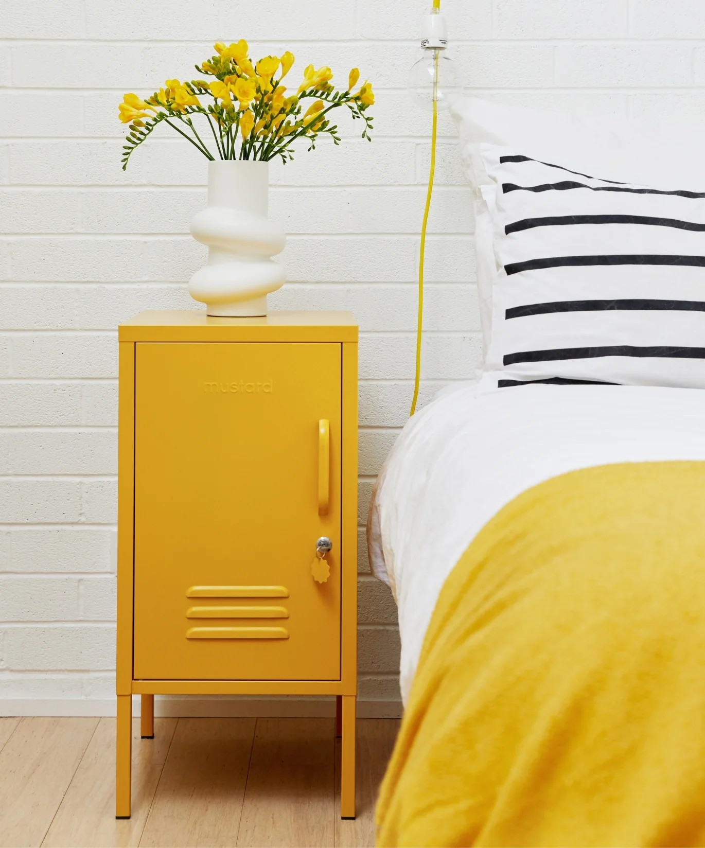 The Shorty in Mustard to the Left - Image 4